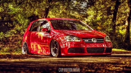 Tuning: Un Golf V R32 roşu ca focul. VIDEO