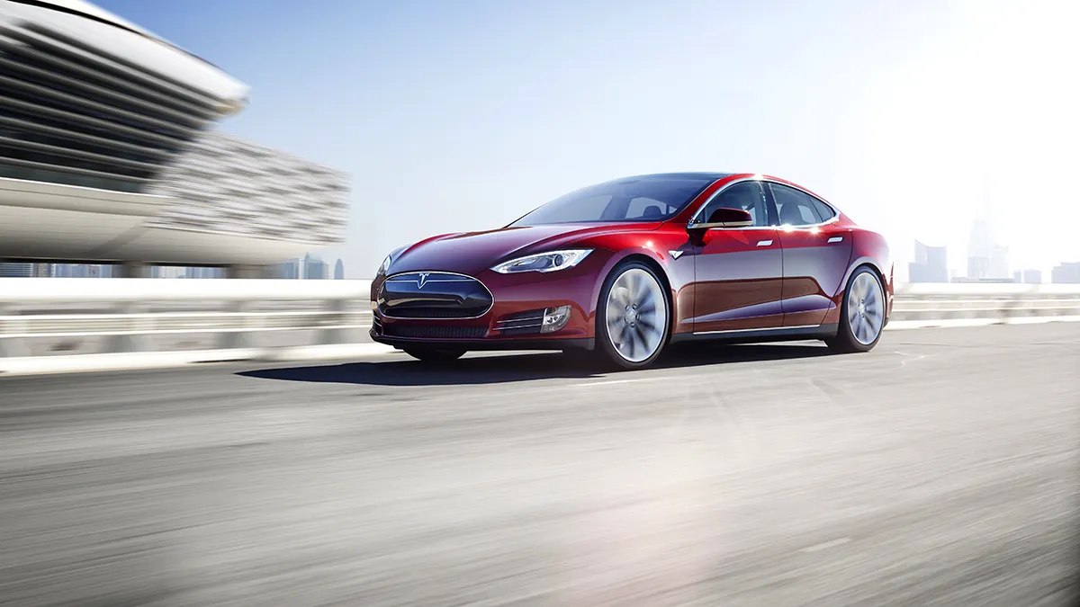 Cum arată Tesla Model S cu șapte locuri? Două sunt în portbagaj!