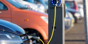 Războiul chinez pentru stații de încărcare rapidă: Răspunsul Geely la puterea de încărcare masivă a stațiilor BYD, o stație de 2,2 MW
