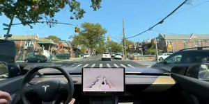 Tesla se confruntă cu o nouă anchetă în SUA. Sistemul FSD ar fi cauzat un accident mortal