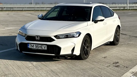 Test drive Honda Civic Full Hybrid. Echilibru între agilitate și eficiență