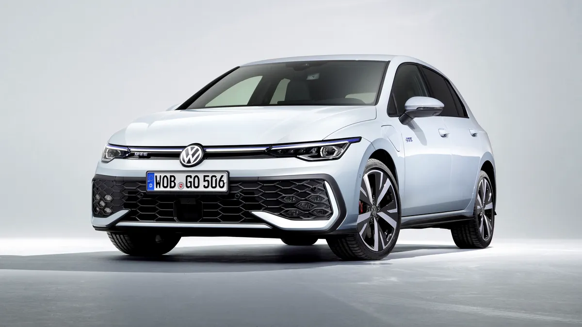 Volkswagen ar putea muta producția lui Golf în Mexic