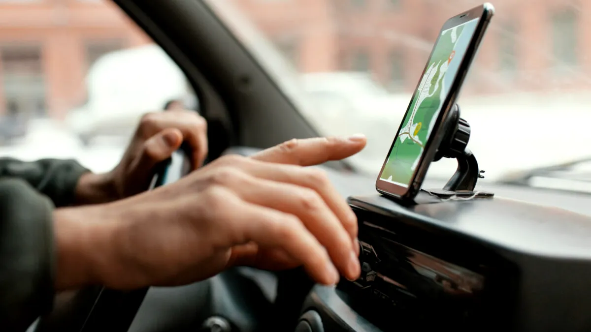 Peste 30 de șoferi lucrau la negru pentru o firmă de ridesharing din București. Amenda primită este uriașă