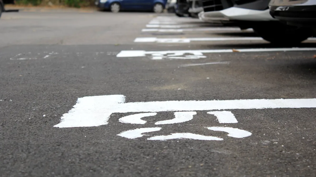 Un noul regulament privind gestionarea parcărilor în Sectorul 3 al Capitalei a fost lansat în dezbatere publică