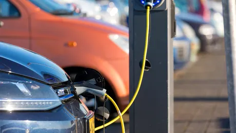 STUDIU Încărcarea rapidă a mașinilor electrice poate degrada mai repede pachetul de baterii. Ce pot face șoferii pentru a le prelungi durata de viață