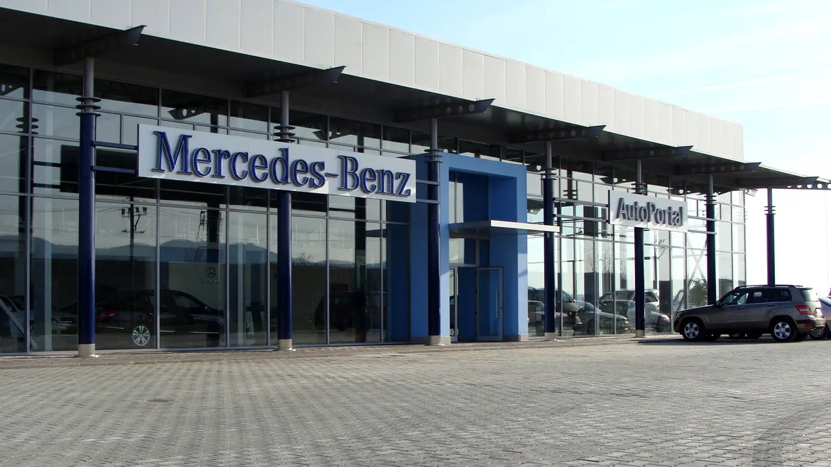 Un nou Centru Autorizat de Vânzare şi Service Mercedes-Benz