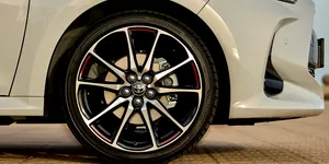 Românii preferă mașinile noi hibrid și pe gaz, dar cele mai comercializate vehicule sunt SH