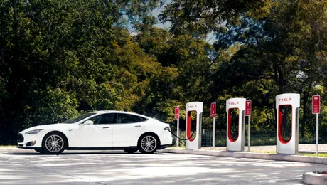 Viitoarele mașini electrice Ford vor putea fi încărcate la stațiile Tesla