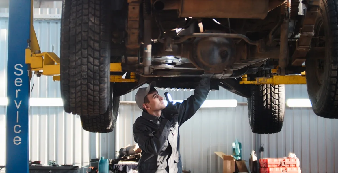 De ce se fură catalizatoarele auto în 2025? Lista metalelor prețioase și cât valorează