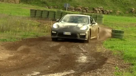 Porsche Panamera Turbo, brutalizat într-un test off-road. VIDEO