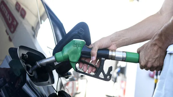 De la 1 august, benzina și motorina se vor apropia de 8 lei/litru. Prețuri majorate semnificativ din cauza accizelor