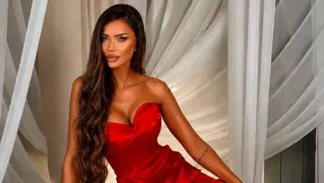 Bianca Drăguşanu, apariție spectaculoasă în costum de baie! Fosta iubită a lui Adrian Cristea a atras privirile tuturor pe Insula Milionarilor
