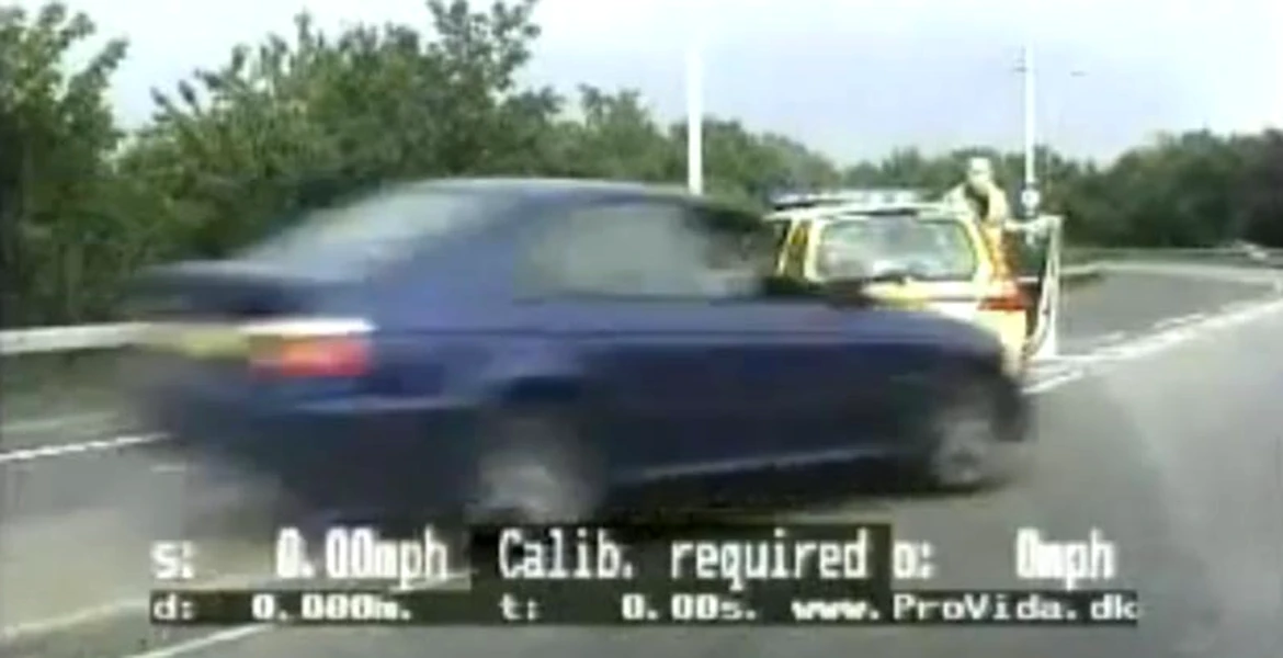 VIDEO: Accident cu un BMW şi… o maşină de poliţie!