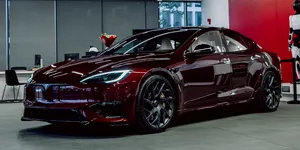 <span class='prepend'>Foto |</span> Tesla Model S Signature a ajuns acum și în România. Primul model importat aparține lui Dominic Marcu, campion național la viteză în coastă