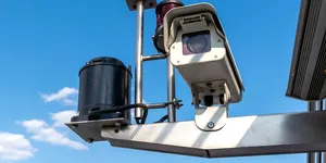 Radarele setate pe detectarea vitezei medii schimbă regulile în trafic. IGPR explică de ce nu mai scapi de amendă dacă încetinești la radar