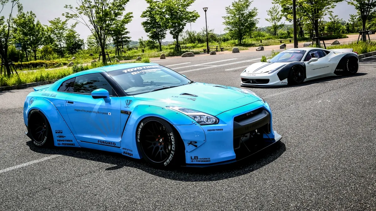 Nissan GT-R şi Ferrari 458 Italia by Liberty Walk. Încă o porţie de fantezie