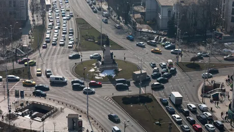 Restricții pentru mașinile vechi în marile orașe din România. Din 2027, primăriile vor stabili zone cu nivel scăzut de emisii