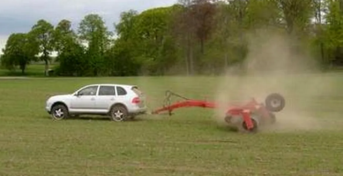 Fraude în asigurările auto: maşinile de lux sunt considerate utilaje agricole!