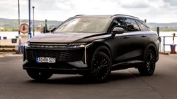 <span class='prepend'>Foto |</span> Omoda 9 va fi disponibil într-o versiune „Black”, dar nu este deloc ca modelele Mercedes-AMG. Cu de dotări vine SUV-ul chinezesc? 