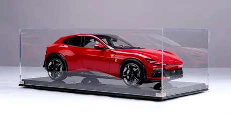 Macheta Ferrari care costă cât o mașină nouă. Poate fi a ta pentru 18.000 de euro - GALERIE FOTO