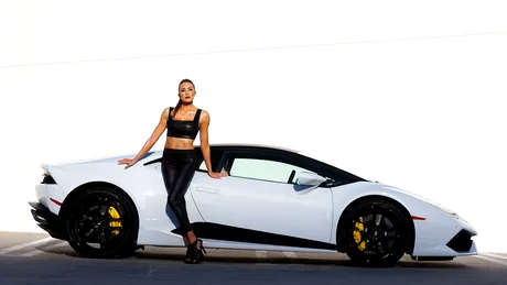 GALERIE FOTO: Lamborghini Huracan, alături de o domnişoară îmbrăcată în piele