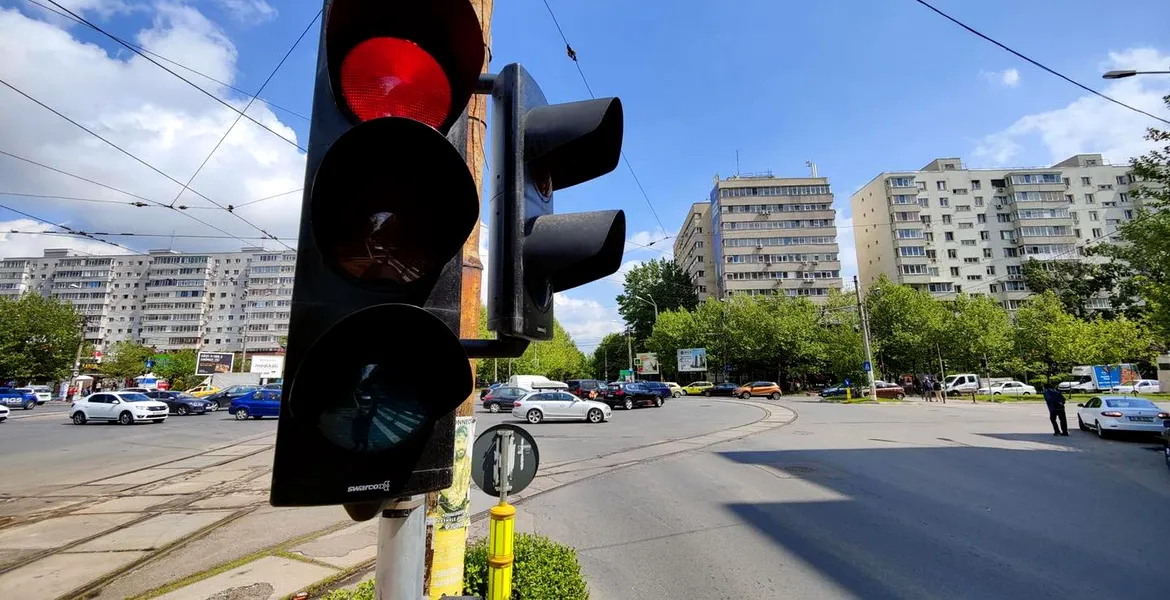 Bucureștiul are încă 8 intersecții inteligente. Unde au fost puse în funcțiune noile semafoare