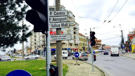 Sensul giratoriu cu 5 semafoare din România - FOTO