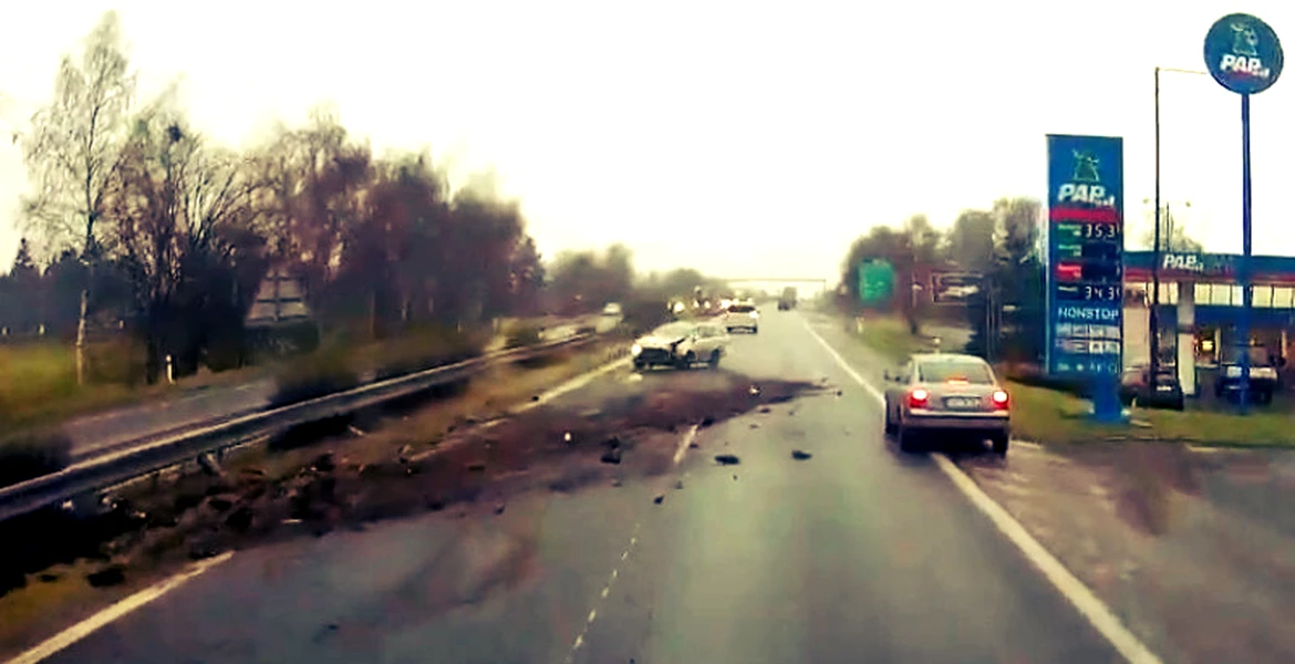 Atenţie la polei! Accident în lanţ în Cehia, din cauza gheţii de pe carosabil. VIDEO