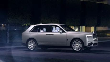 Rolls-Royce Cullinan Cosmos: Mai aproape de stele, dar tot cu roțile pe pământ