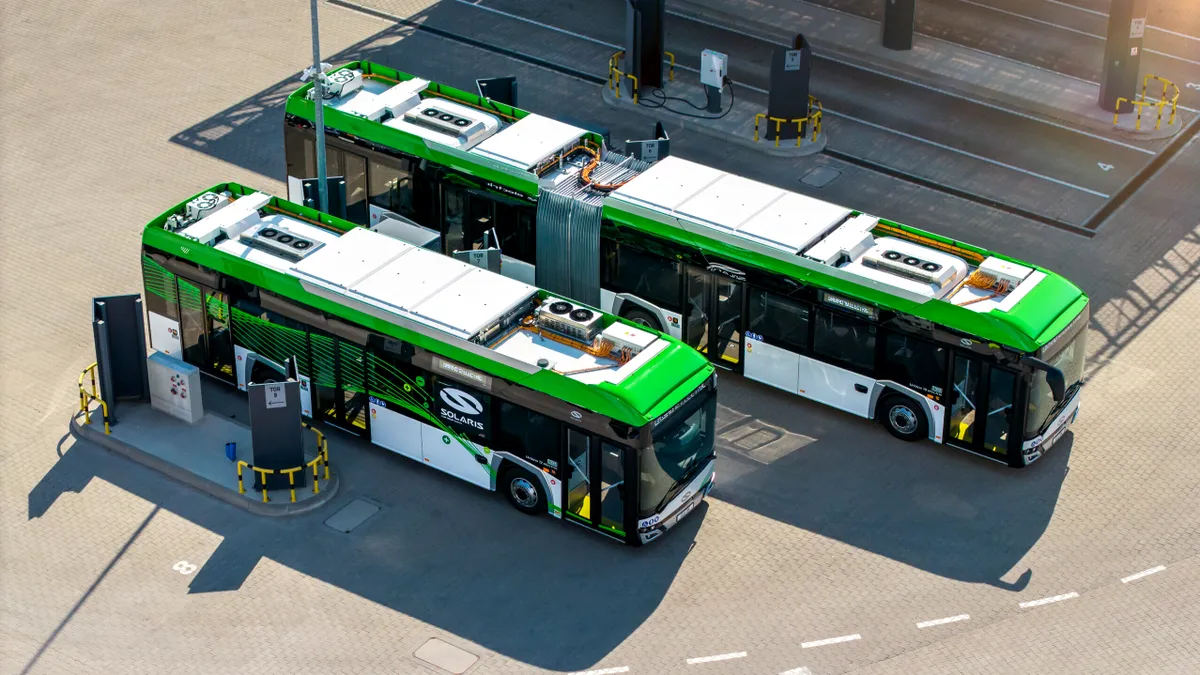 Municipiul Sfântu Gheorghe a cumpărat 22 de autobuze electrice de la Solaris. Livrările, programate pentru a doua jumătate a anului 2027
