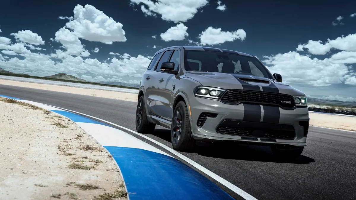 Dodge Durango SRT Hellcat - Acesta este cel mai puternic SUV din lume