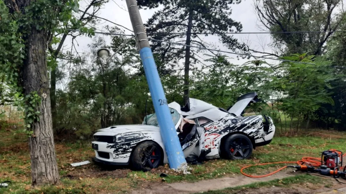 Un tânăr a murit într-un accident în Mamaia. Șoferul circula cu viteză şi dădea flash-uri celorlalți conducători auto - VIDEO