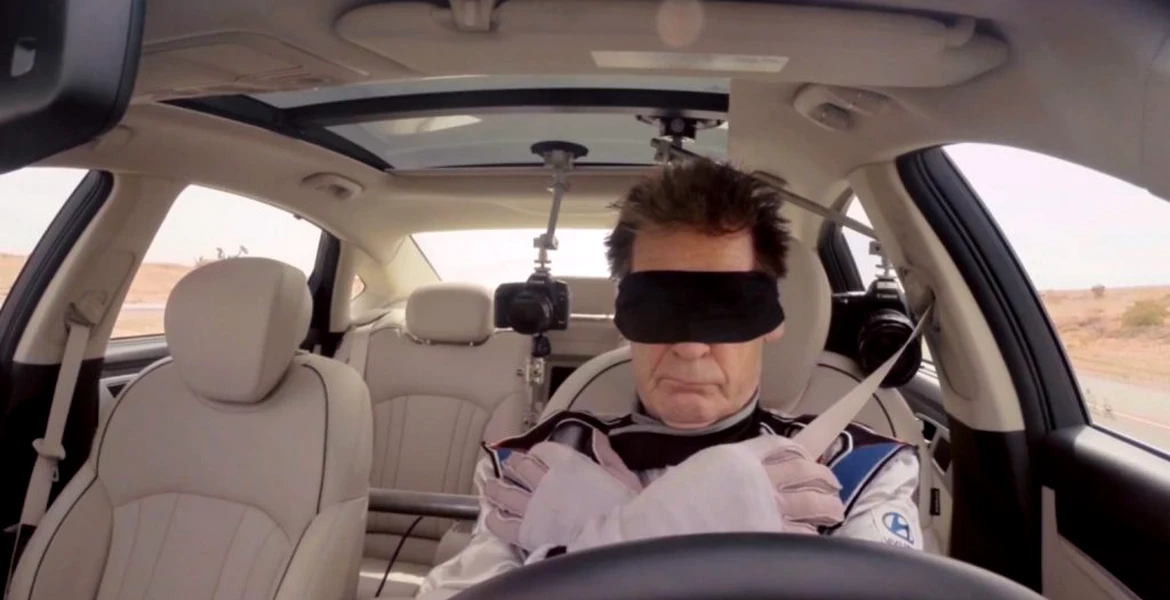 Hyundai Genesis îşi testează sistemele de siguranţă cu şoferi aruncaţi din maşină. VIDEO