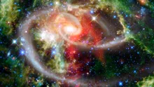 Ce se ascunde în nucleul extrem al unei galaxii din apropiere?