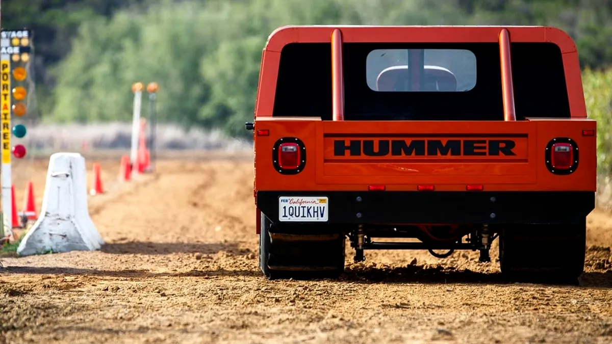 Hummer H1 dragster, cu 2.600 de cai-putere? Păi, de ce nu? [VIDEO]