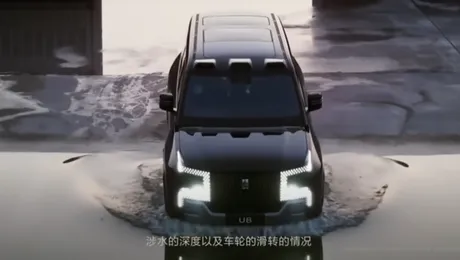 SUV-ul electric ce poate „înota”. Are peste 1.000 CP și 4 motoare electrice – VIDEO