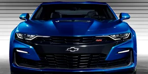 Chevrolet va reînvia numele Camaro sub forma unui model în patru uși