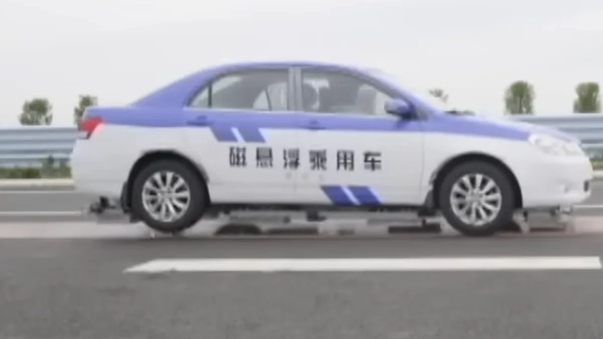 Chinezii testează mașini care folosesc levitația magnetică. Acestea pot atinge viteza de 230 km/h