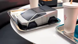 VIDEO – Cum arată restaurantul futurist al lui Elon Musk? Tesla Diner a fost recent deschis în California