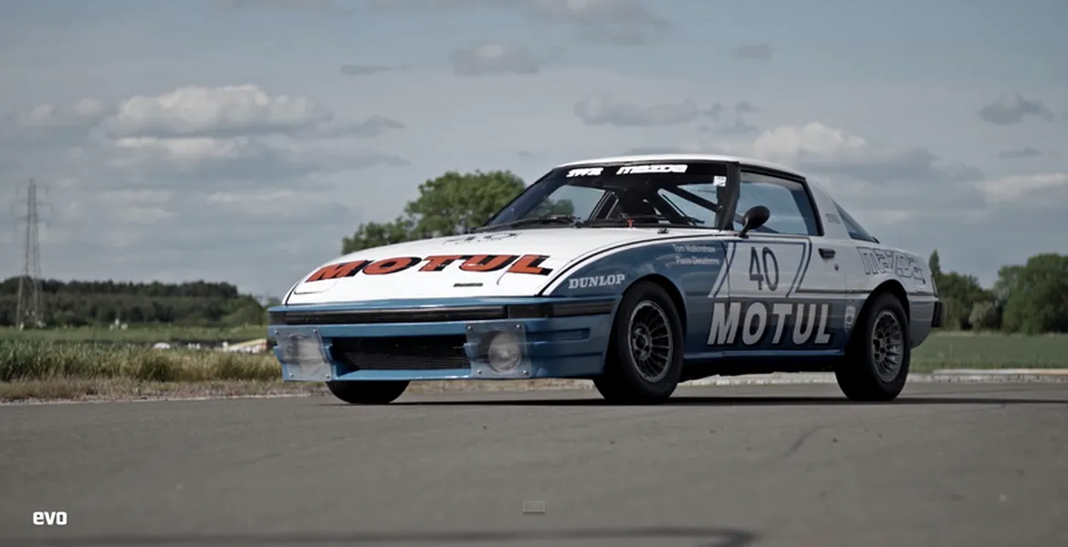 Cei de la EVO şi-au făcut de cap cu o Mazda RX-7 pe circuit. Rezultatul e divin. VIDEO