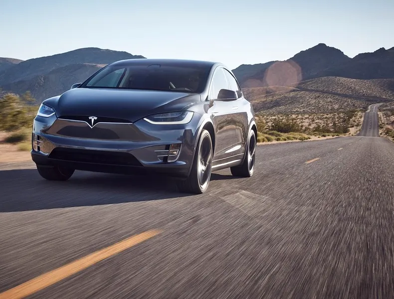 Elon Musk declară că Tesla va prezenta vehiculul RoboTaxi în luna august a acestui an