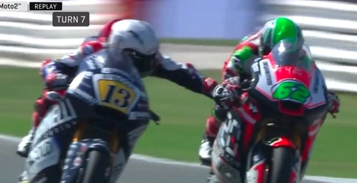 VIDEO Incident incredibil la Moto 2: un italian i-a tras frâna rivalului la peste 200km/h