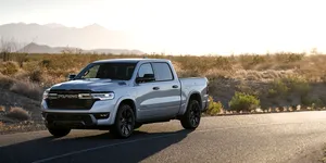 Producătorii auto din America mizează pe un alt tip de mașină electrică. Ce este EREV?