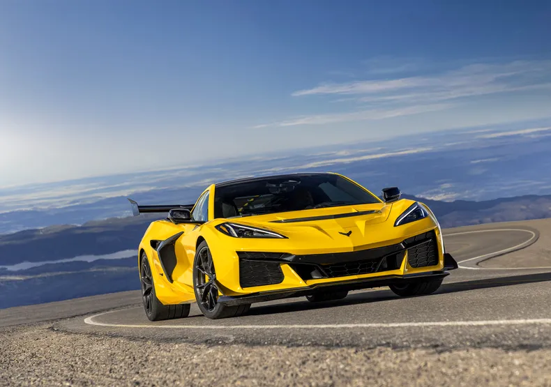 Noul Chevrolet Corvette ZR1 este hypercar-ul american pe care îl așteptam – GALERIE FOTO