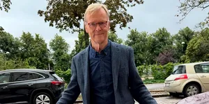 Ari Vatanen, campion mondial de raliuri și de patru ori câștigător al Raliului Dakar, va fi prezent la finala campionatului de viteză în coastă de la Brașov