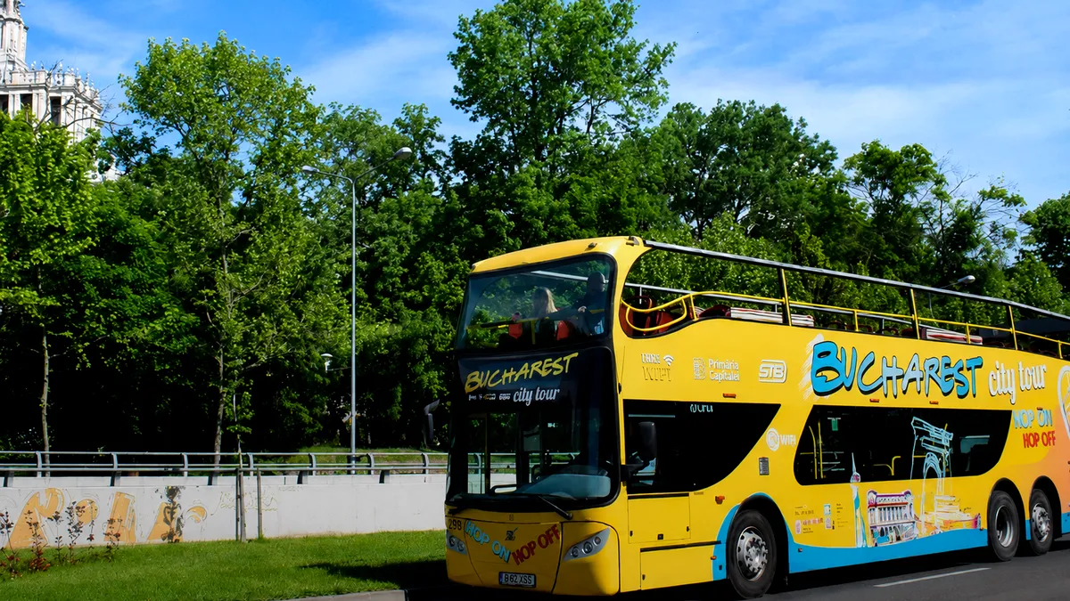 Autobuzele turistice revin în București. STB reia cursele Bucharest City Tour din 15 mai