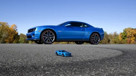 Jucărie pentru adulţi: Chevy Camaro, ediţie Hot Wheels