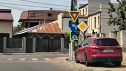 VIDEO | Cedează trecerea sau Drum cu prioritate? Dilema unei intersecții din România care n-ar fi trebuit să existe