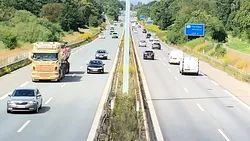 În doar un an, Grecia a redus cu peste 20% numărul accidentelor rutiere mortale. Nu a făcut decât să aplice mai bine legea