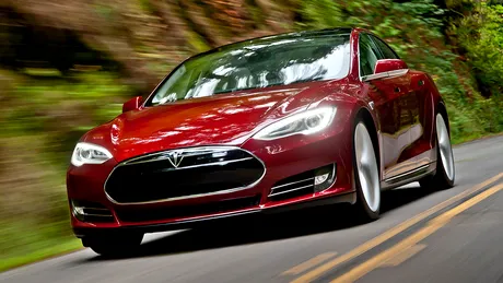 Tesla a prezentat un sistem care schimbă bateriile unei maşini electrice în 90 de secunde